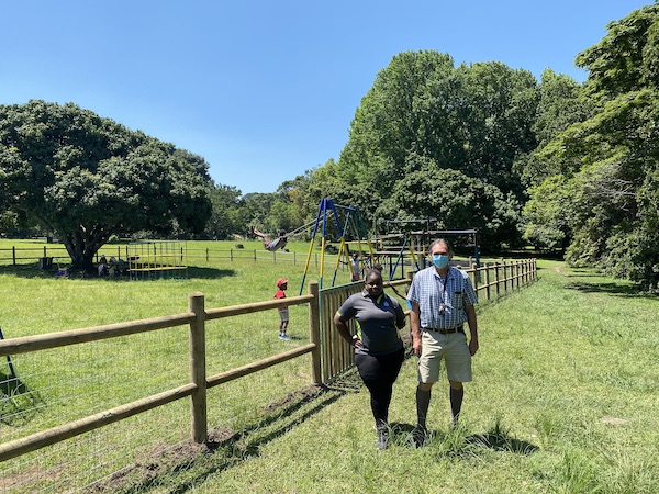 Zeeh Khoso (Horticulturist) and Mike Haskins (Area Manager) from eThekwini Parks Department in 2020.